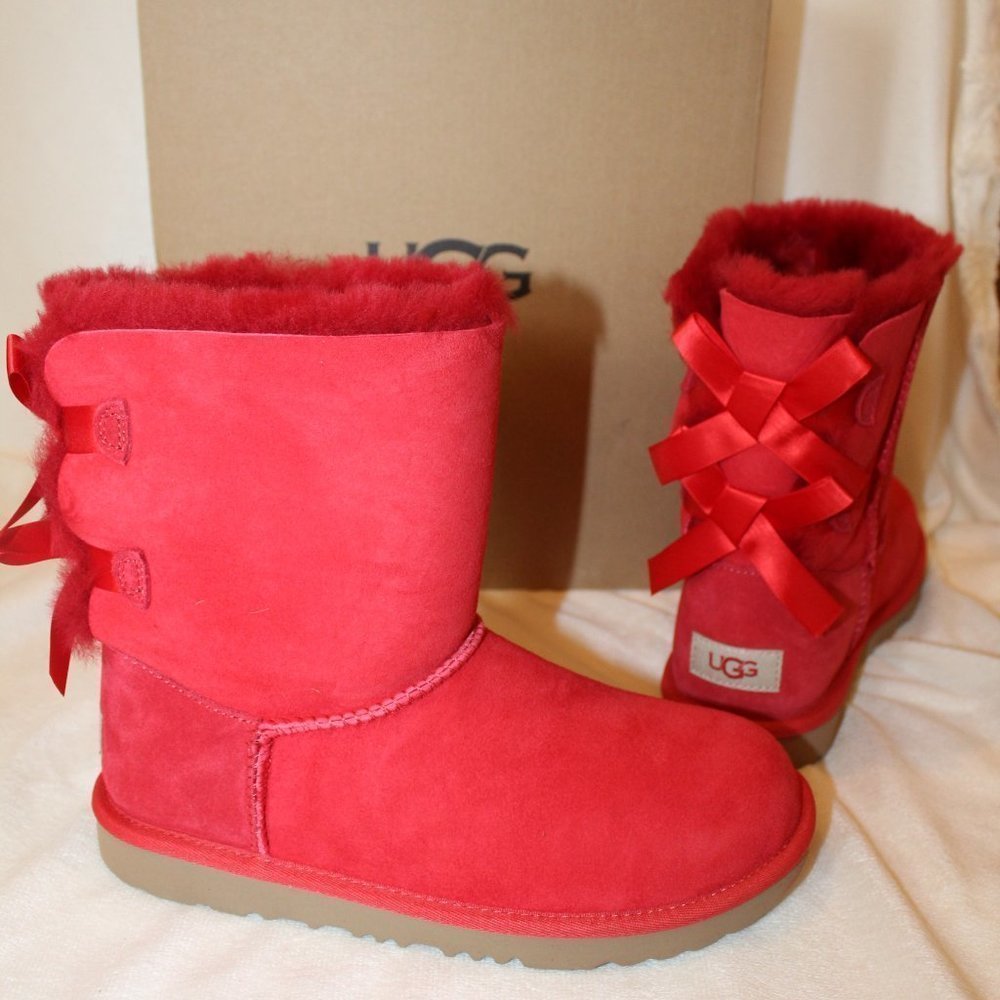 NIB UGG GIRL'S BAILEY BOW RIBBON SUEDE SHEARLING CLASSIC SHORT BOOTS‎ RED
